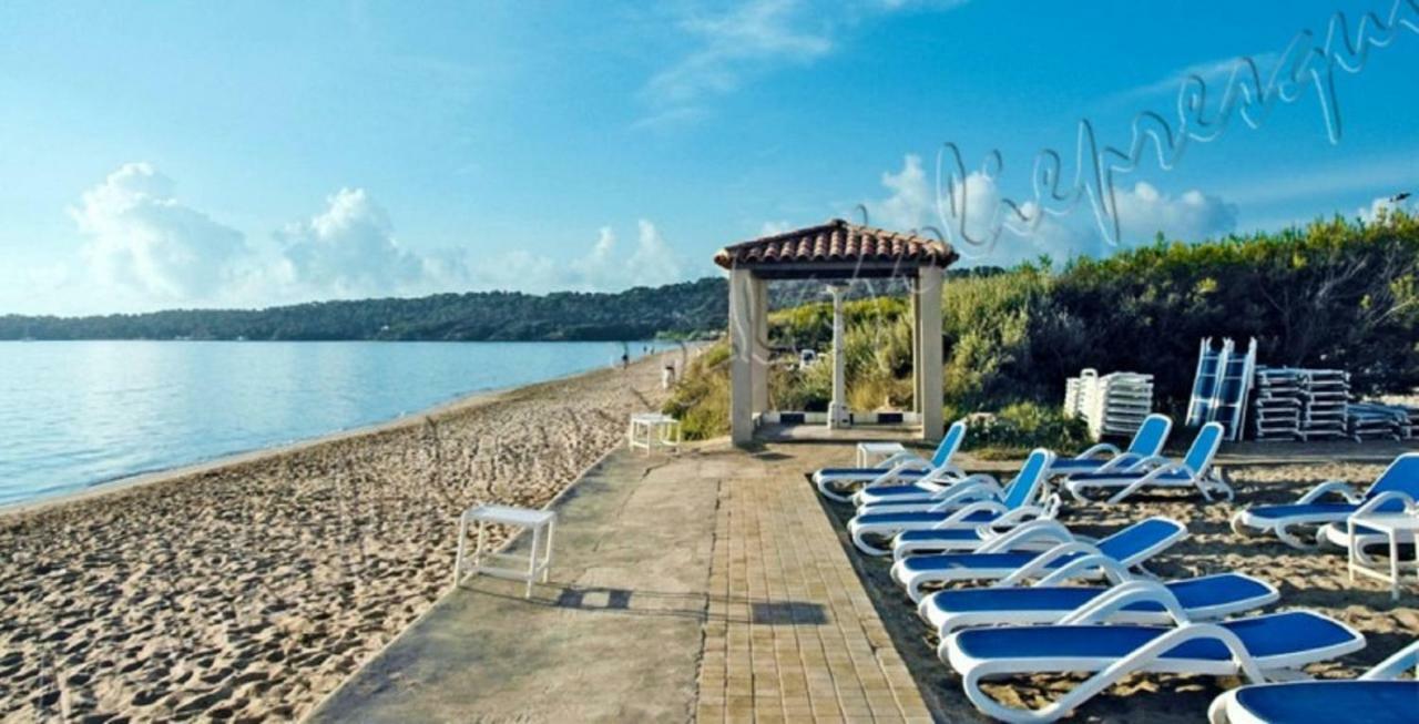 Magnifique Parc de la Presqu'île avec Piscine et Plage face à Porquerolles ! Hyères Esterno foto